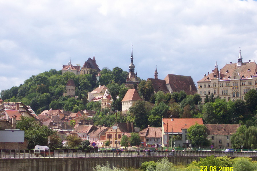 2006-08-23 11-31-32.jpg - 2006-08-U-RO>Sighisoara Ri Bran